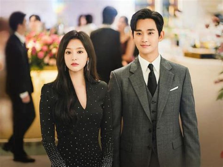Dating Rumors Spark: Kim Soo Hyun And Kim Ji Won's Alleged Romance