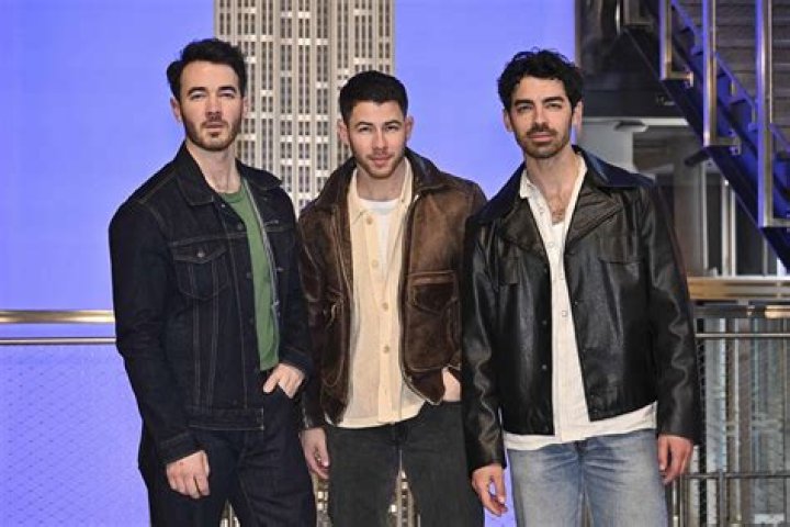 Exploring The Ages Of The Jonas Brothers: A Complete Guide