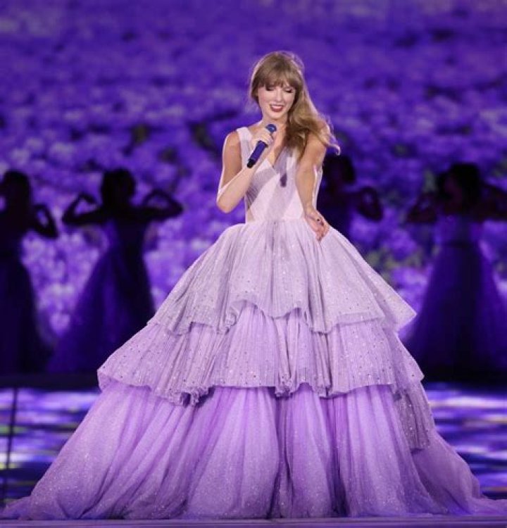 Taylor Swift's Dress Size: Unveiling The Fashion Icon's Style Choices