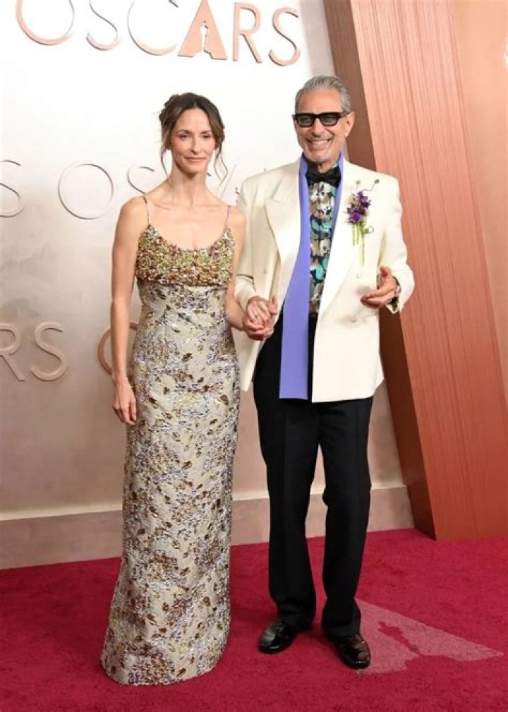 Unveiling The Charisma Of Jeff Goldblum