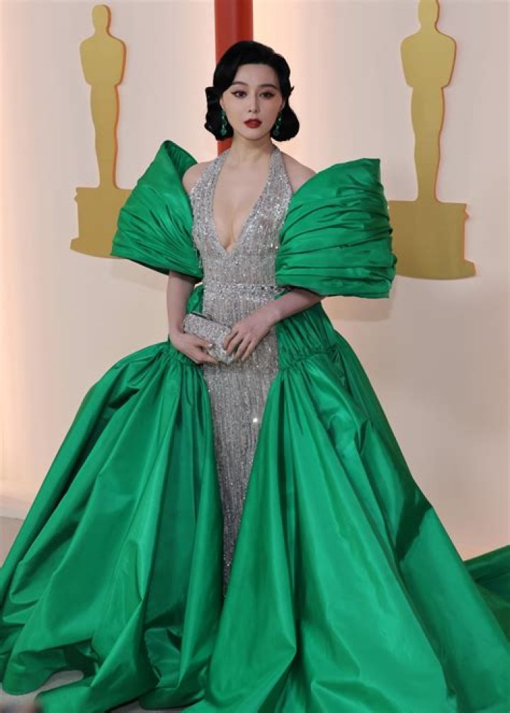 Unveiling The Charisma Of Li Bing Bing: A Multifaceted Star
