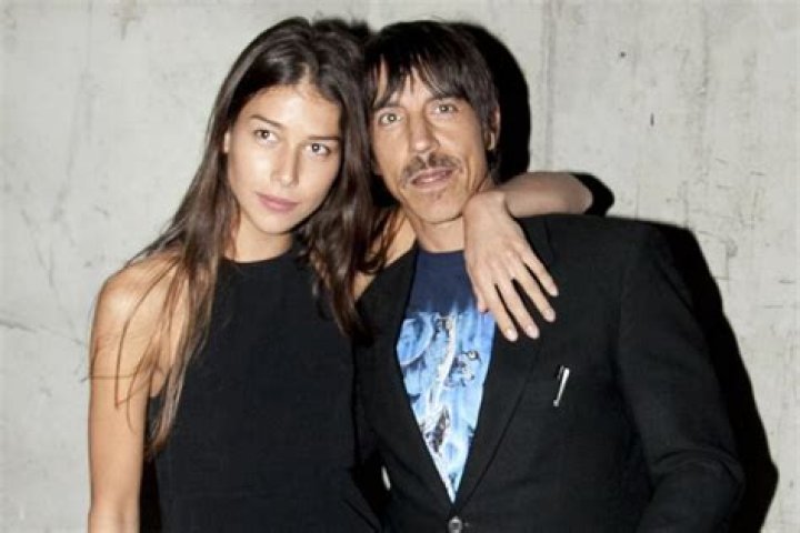 Unveiling The Love Life Of Anthony Kiedis: Who Is His Girlfriend?