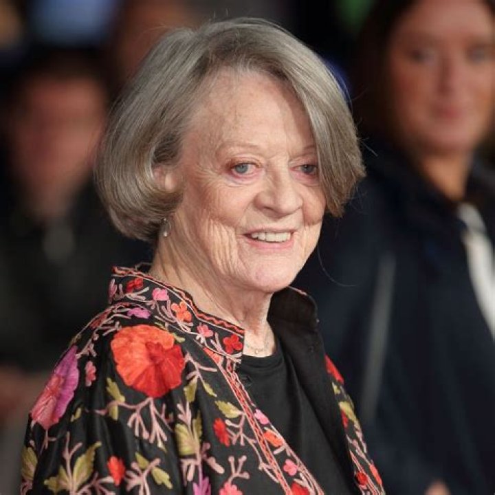 Unveiling The Timeless Charm Of Maggie Smith: A Journey Through Her Age And Career