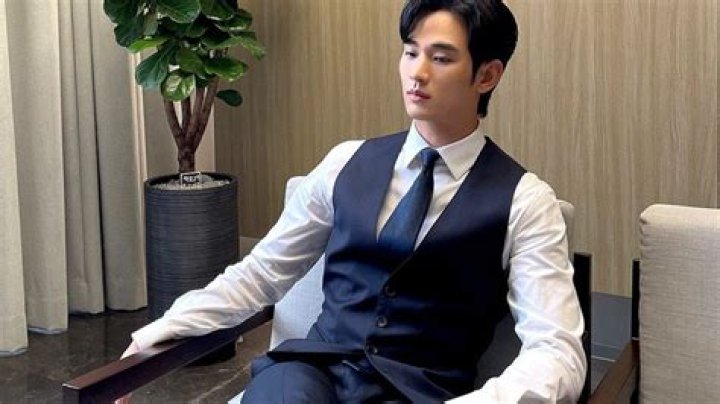 Unveiling The Wealth Of A Star: Kim Soo-hyun Net Worth